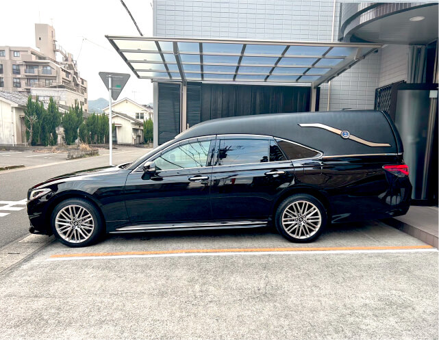 霊柩車側面イメージ